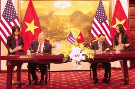 Bộ trưởng Ngoại giao Phạm Bình Minh hội đàm với Ngoại trưởng Mỹ John Kerry - ảnh 2